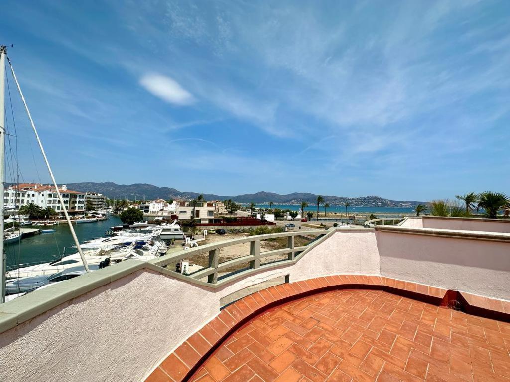 Cargols De Mar Villa Empuriabrava Kültér fotó