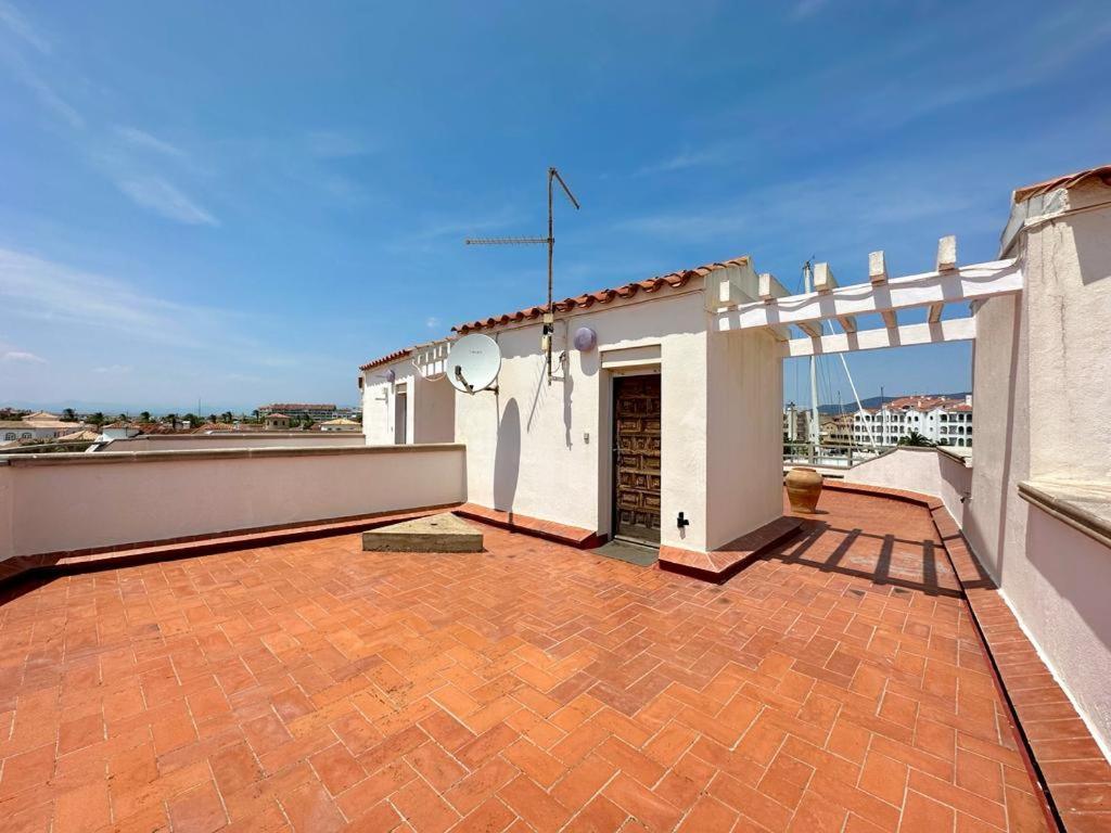 Cargols De Mar Villa Empuriabrava Kültér fotó